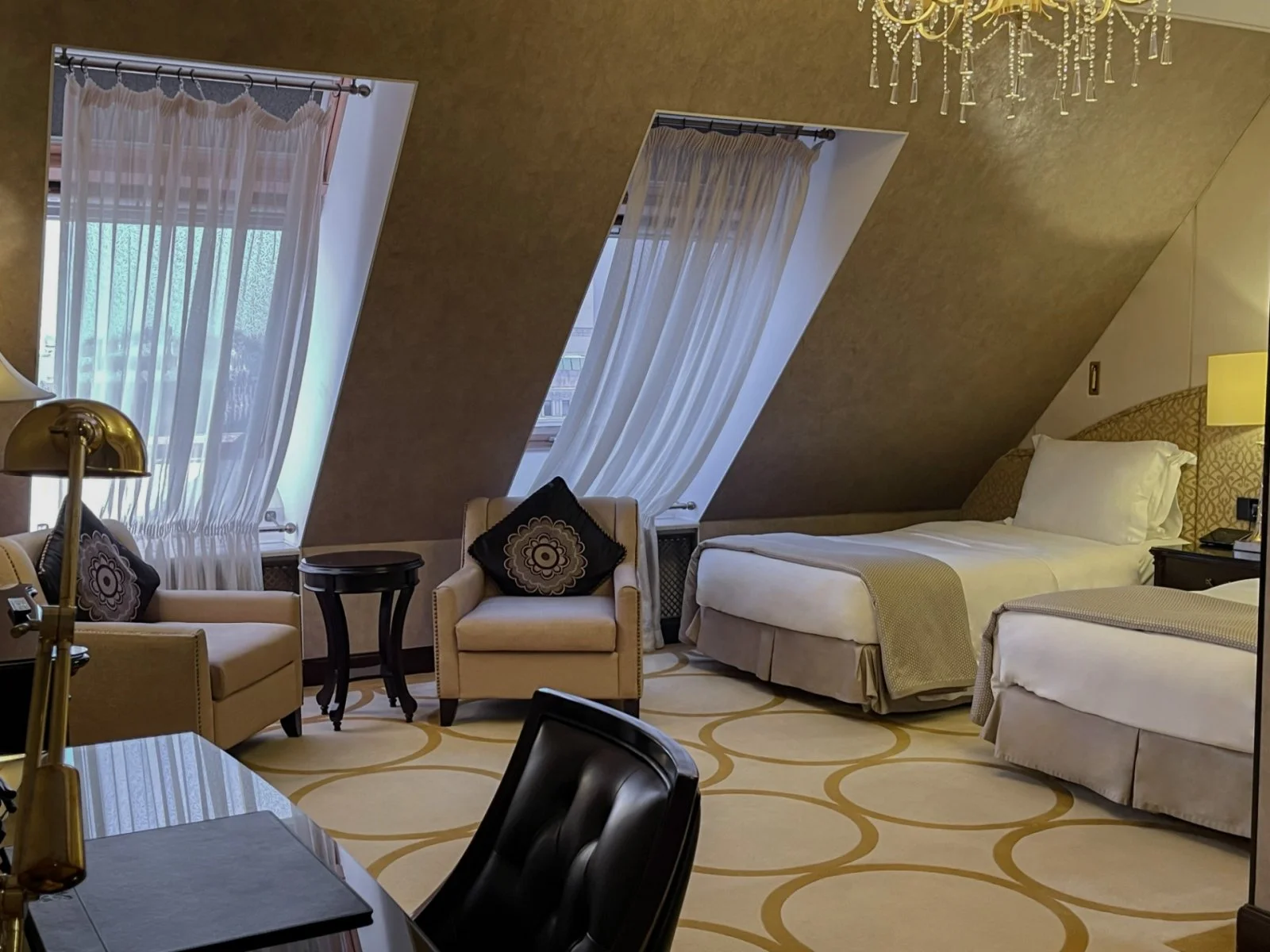 Отель The St. Regis Moscow Nikolskaya - Мансарда 2 кровати, Москва